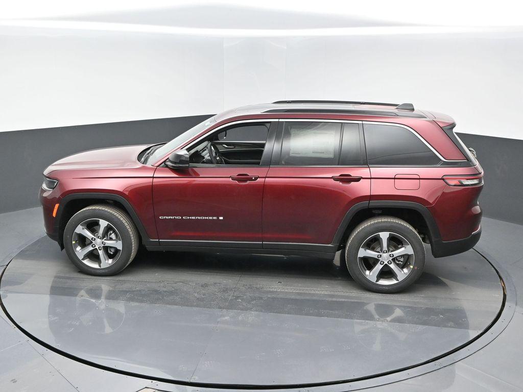new 2026 Jeep Grand Cherokee car, priced at $48,985