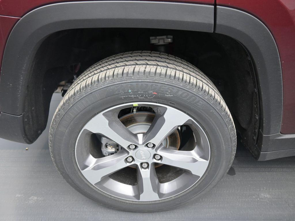 new 2026 Jeep Grand Cherokee car, priced at $48,985