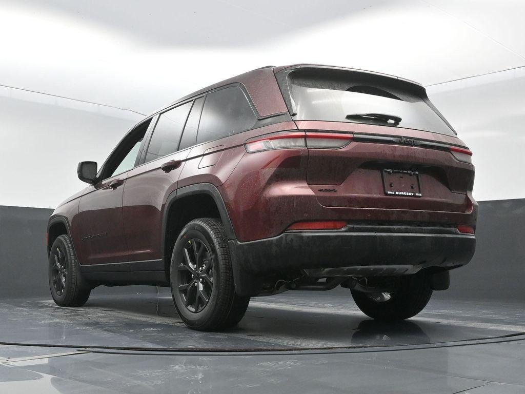 new 2025 Jeep Grand Cherokee car, priced at $42,005