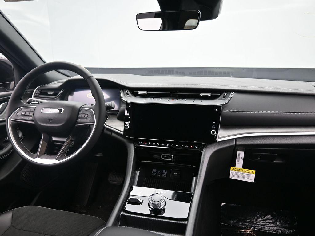 new 2026 Jeep Grand Cherokee car, priced at $49,050