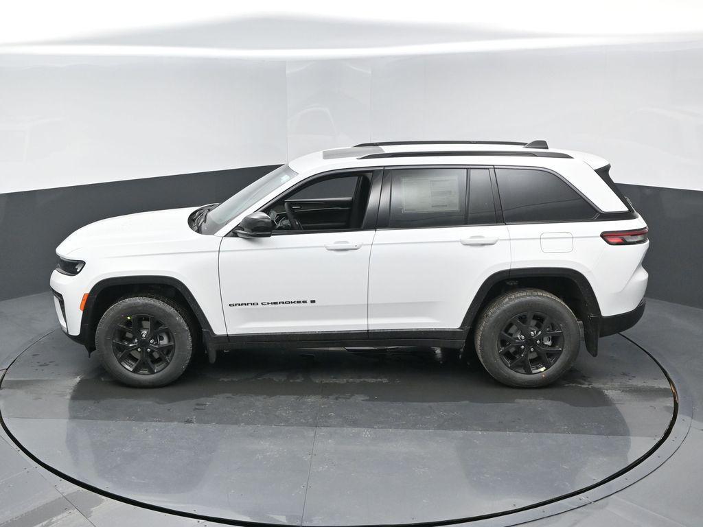 new 2026 Jeep Grand Cherokee car, priced at $48,875