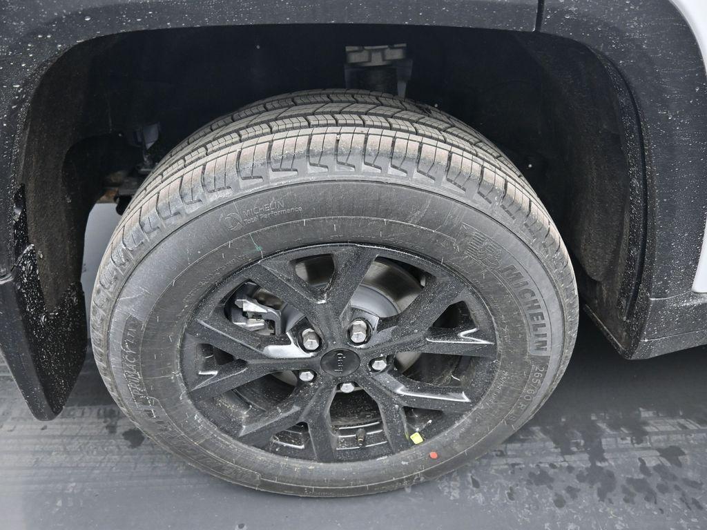 new 2026 Jeep Grand Cherokee car, priced at $48,875