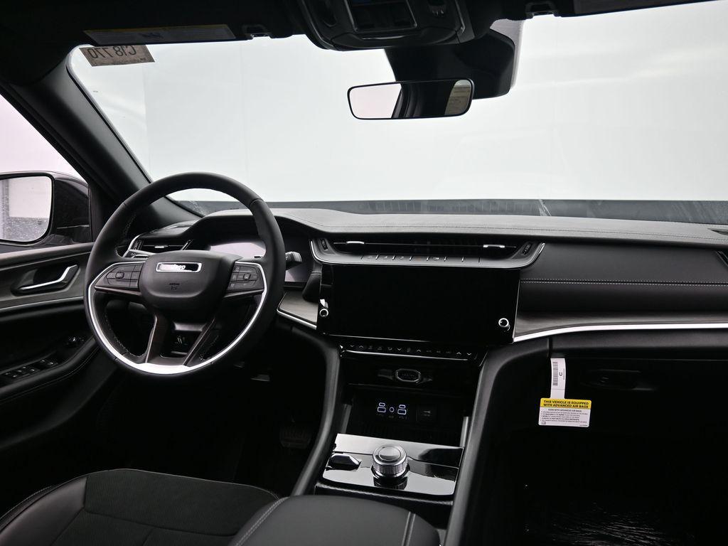 new 2026 Jeep Grand Cherokee car, priced at $48,875