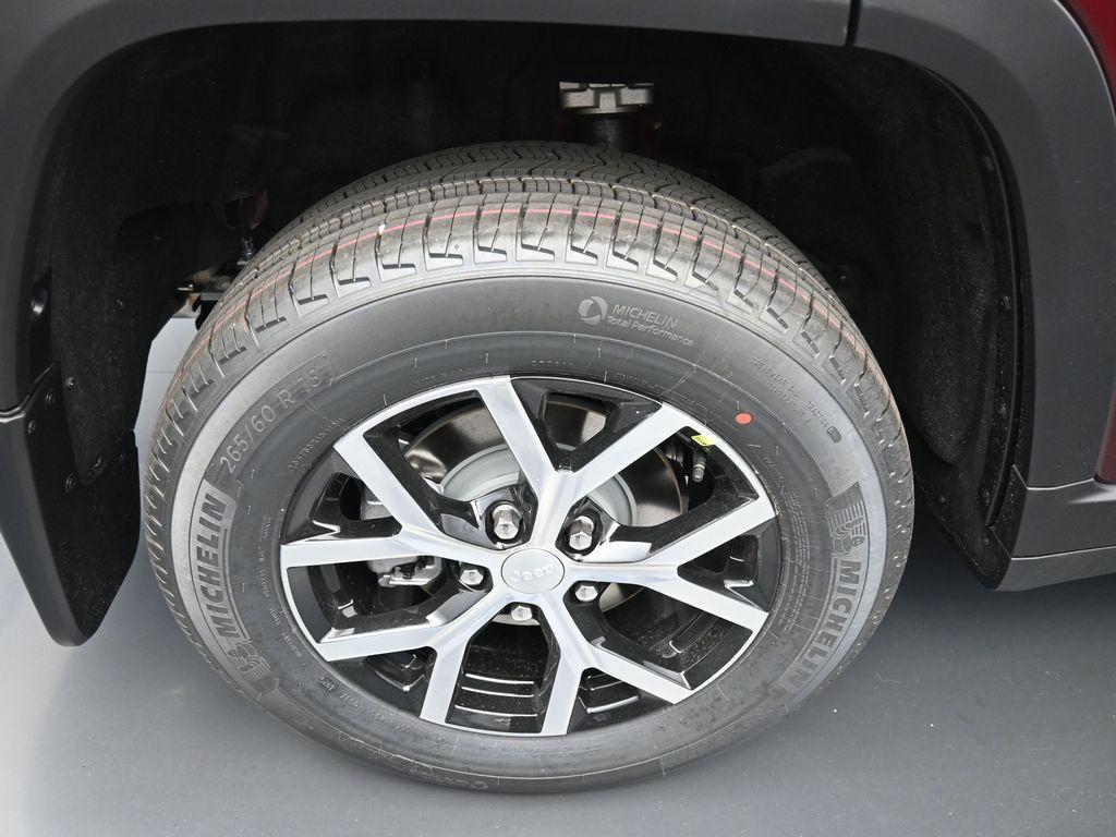 new 2025 Jeep Grand Cherokee car, priced at $49,185