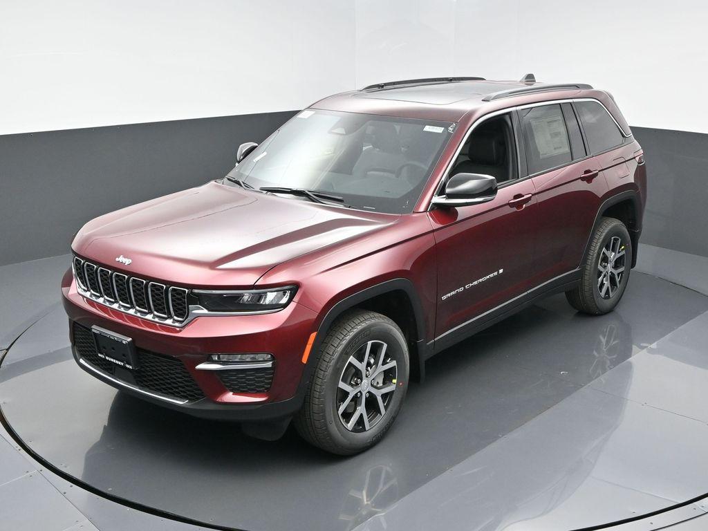 new 2025 Jeep Grand Cherokee car, priced at $49,185