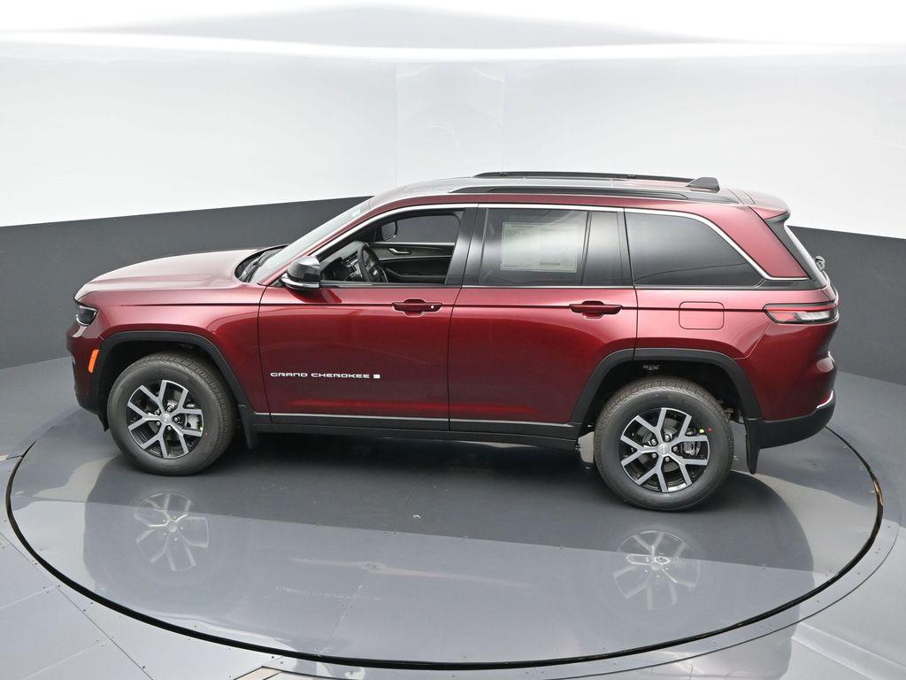 new 2025 Jeep Grand Cherokee car, priced at $49,185