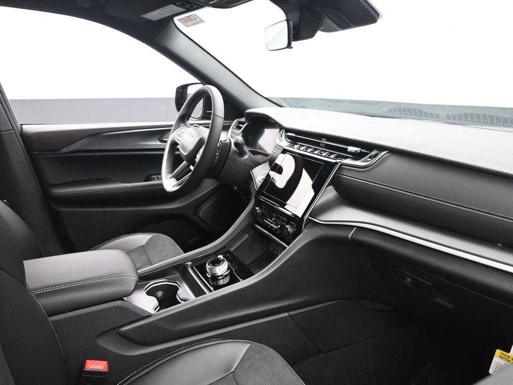 new 2025 Jeep Grand Cherokee L car, priced at $46,400