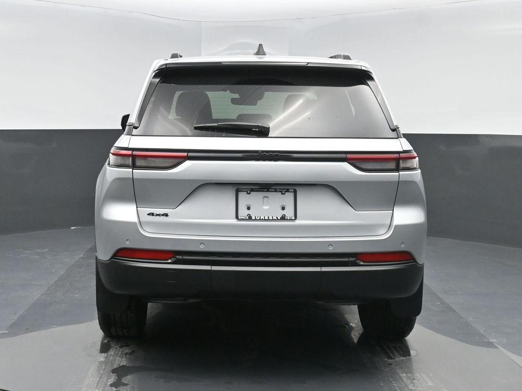 new 2025 Jeep Grand Cherokee car, priced at $42,005