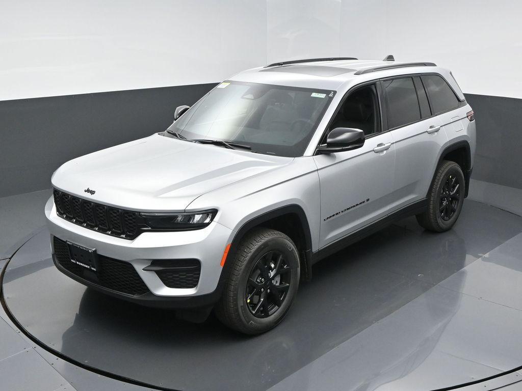 new 2025 Jeep Grand Cherokee car, priced at $41,405