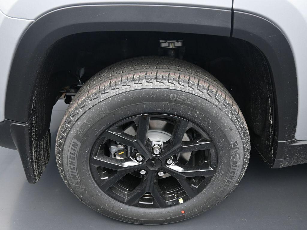 new 2025 Jeep Grand Cherokee car, priced at $41,405