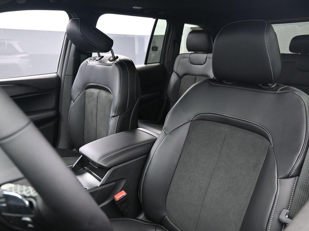 new 2025 Jeep Grand Cherokee car, priced at $41,405