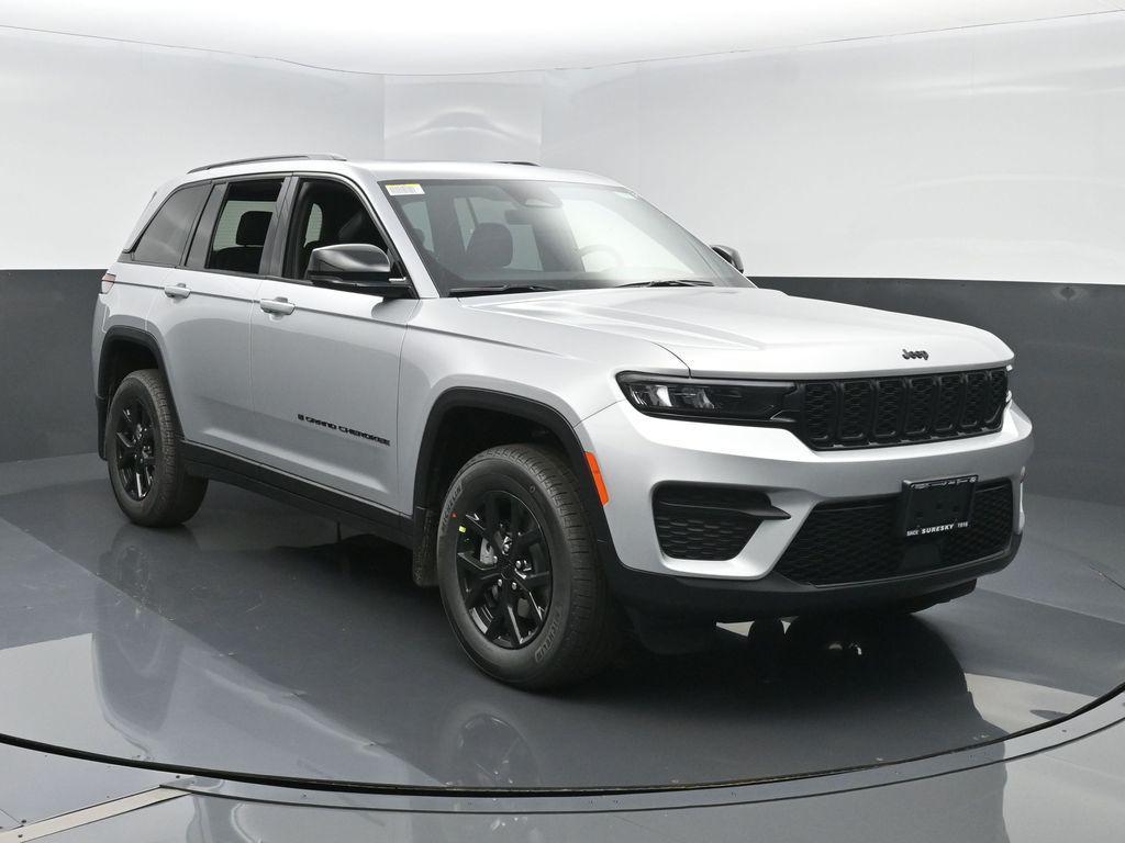 new 2025 Jeep Grand Cherokee car, priced at $41,405