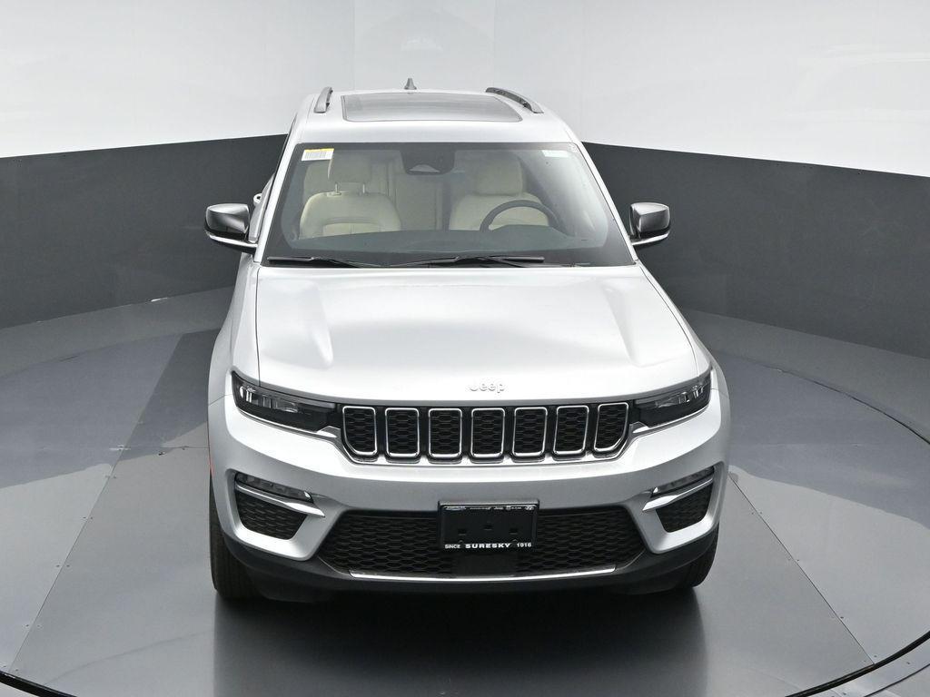 new 2025 Jeep Grand Cherokee car, priced at $44,685