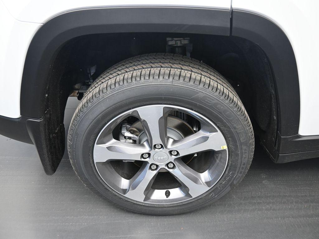 new 2026 Jeep Grand Cherokee car, priced at $49,930