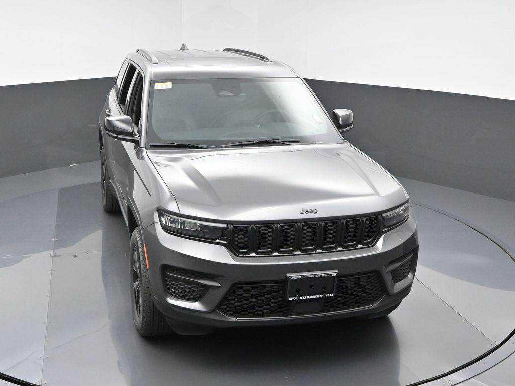 new 2025 Jeep Grand Cherokee car, priced at $44,255
