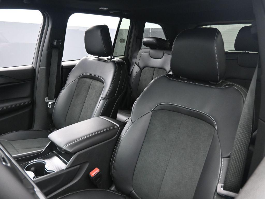 new 2025 Jeep Grand Cherokee car, priced at $44,255