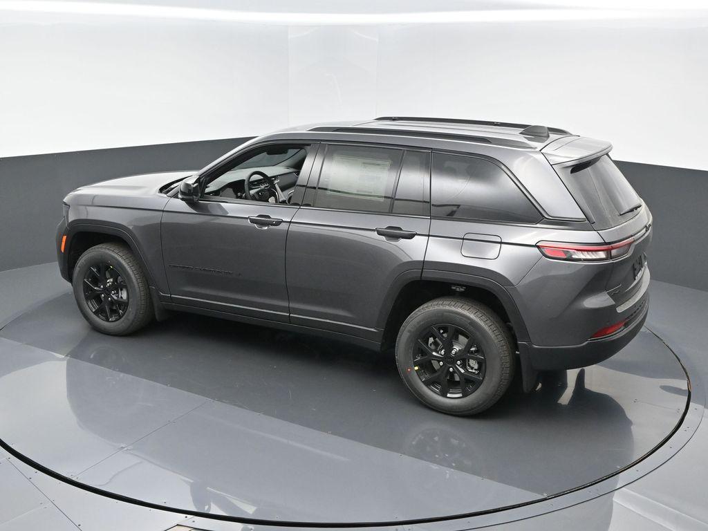 new 2025 Jeep Grand Cherokee car, priced at $44,255