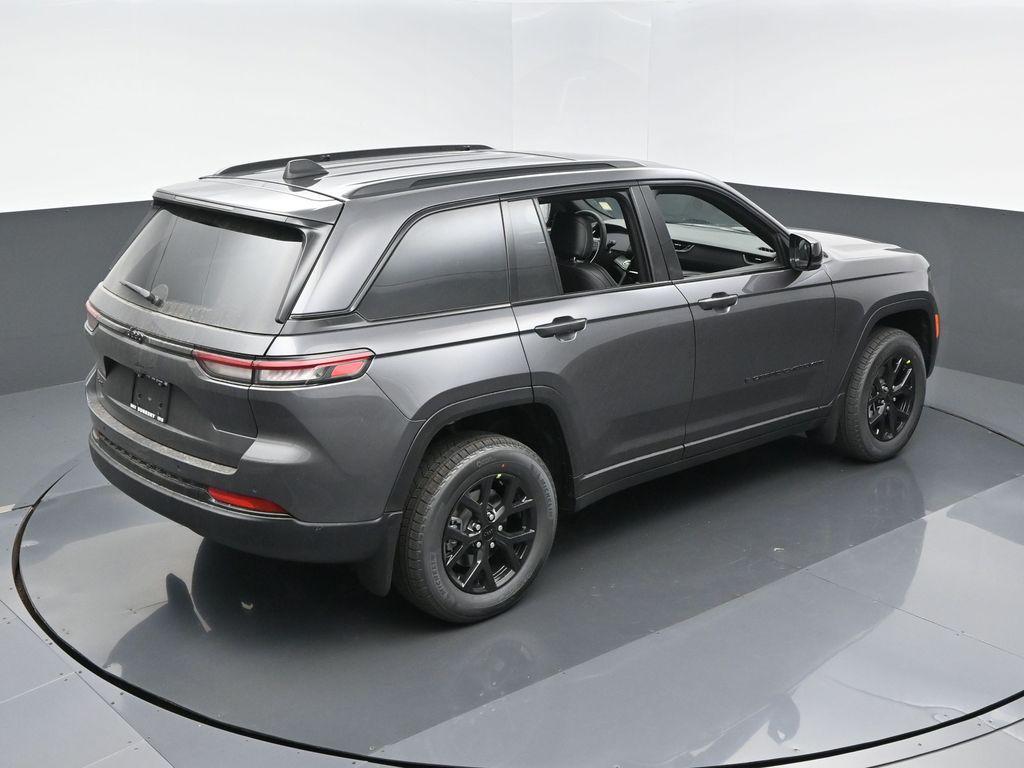 new 2025 Jeep Grand Cherokee car, priced at $44,255