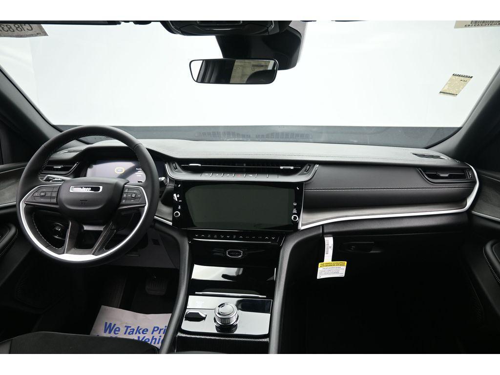 new 2026 Jeep Grand Cherokee car, priced at $45,145
