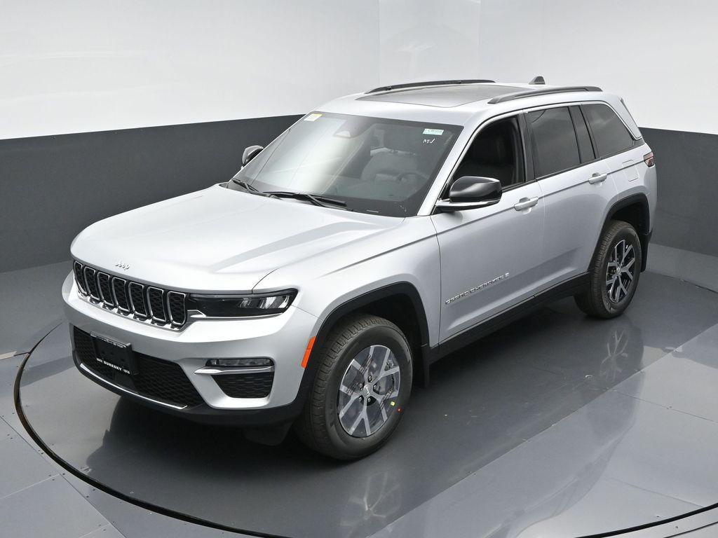 new 2025 Jeep Grand Cherokee car, priced at $44,685