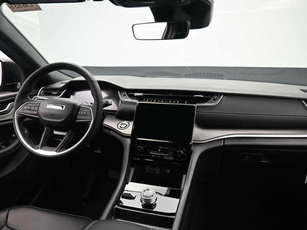 new 2025 Jeep Grand Cherokee car, priced at $48,410