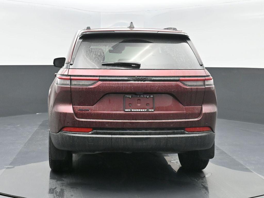 new 2025 Jeep Grand Cherokee car, priced at $42,005