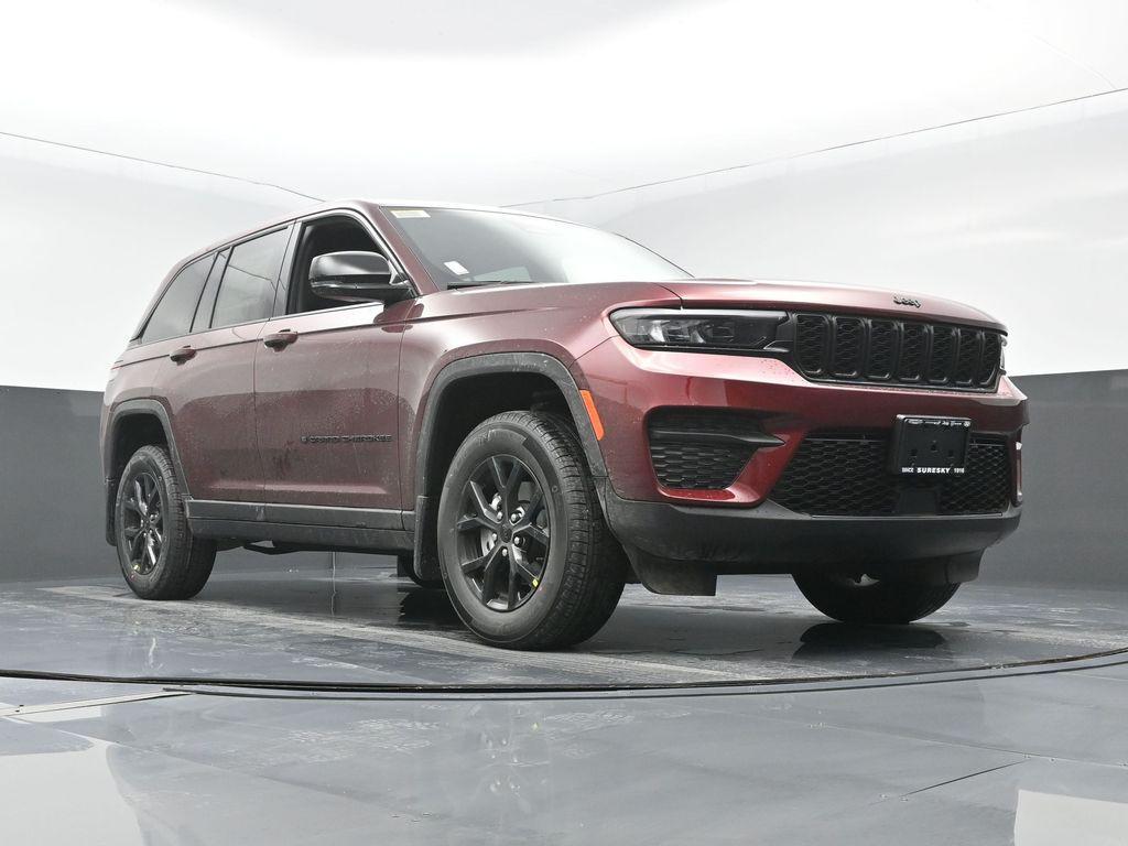 new 2025 Jeep Grand Cherokee car, priced at $42,005