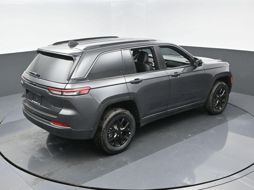 new 2026 Jeep Grand Cherokee car, priced at $44,200