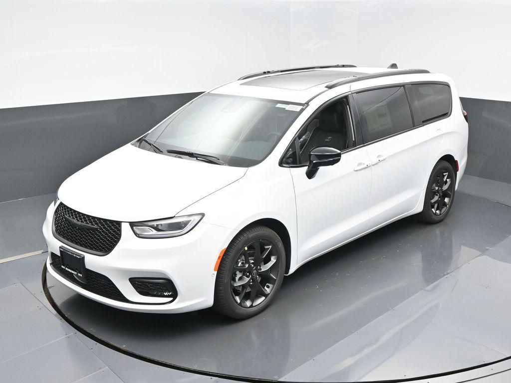 new 2026 Chrysler Pacifica car, priced at $50,315
