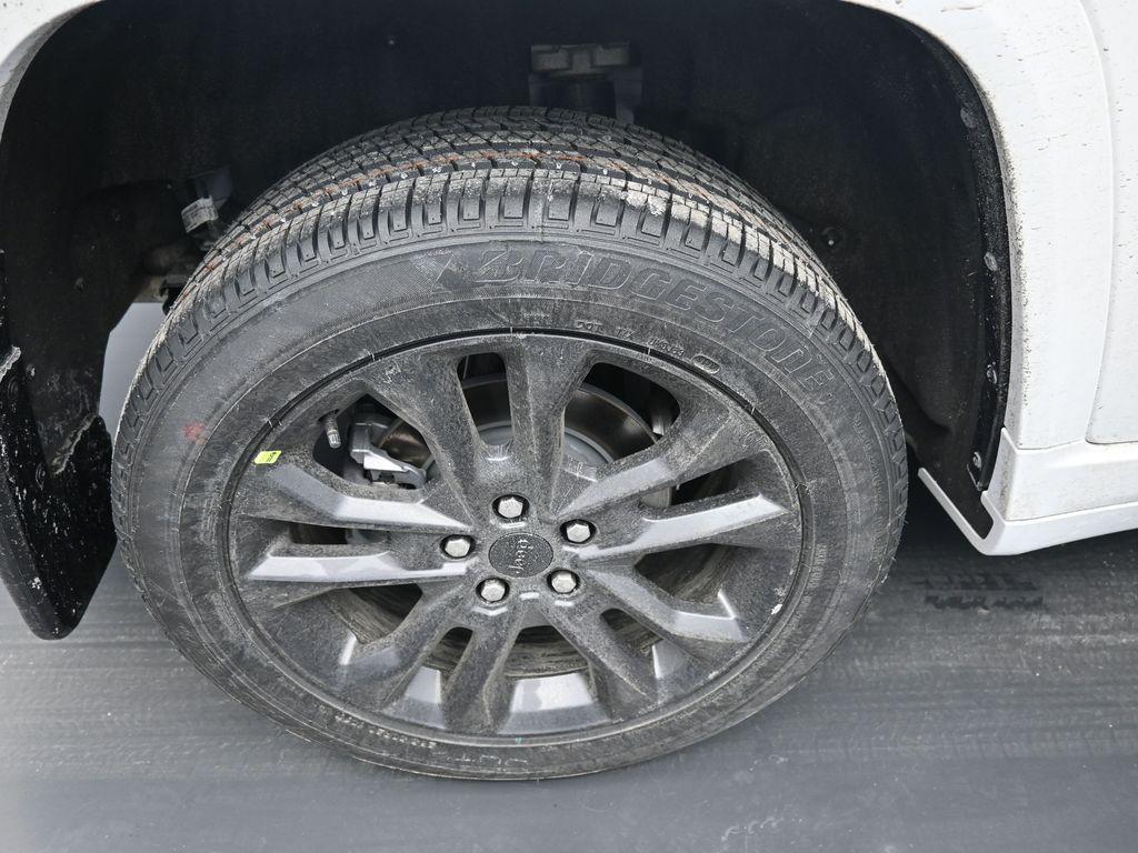 new 2026 Jeep Grand Cherokee car, priced at $53,930