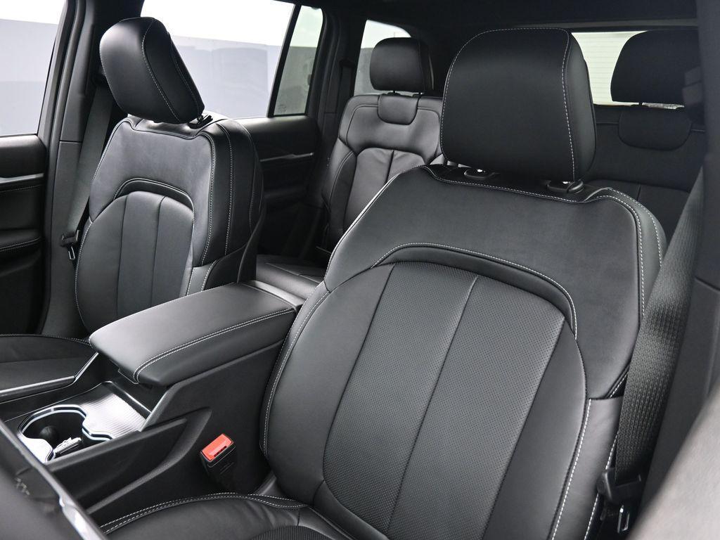 new 2026 Jeep Grand Cherokee car, priced at $53,930