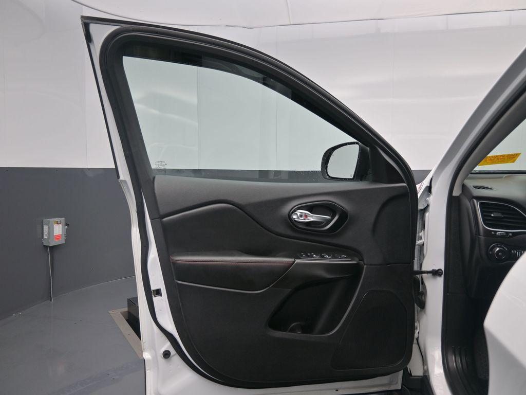 used 2021 Jeep Cherokee car, priced at $19,200