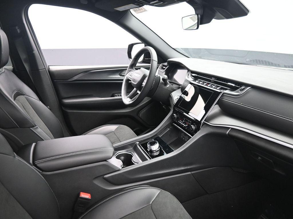 new 2025 Jeep Grand Cherokee L car, priced at $46,155