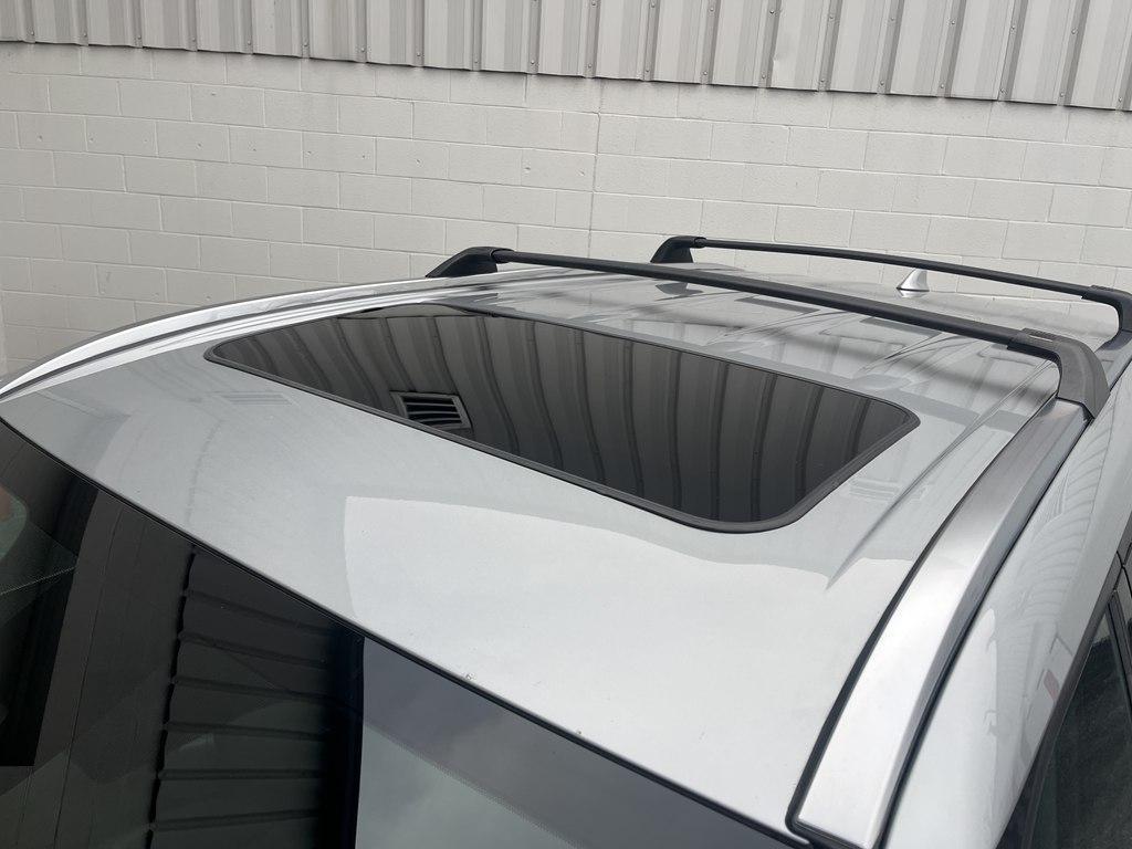 used 2021 Toyota Highlander car, priced at $31,696