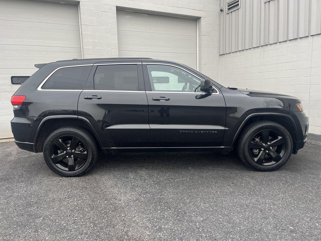 used 2015 Jeep Grand Cherokee car, priced at $15,494