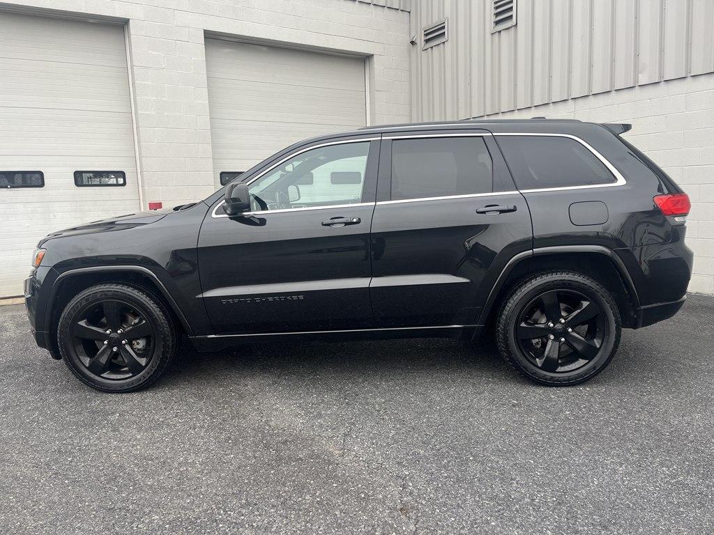 used 2015 Jeep Grand Cherokee car, priced at $15,494