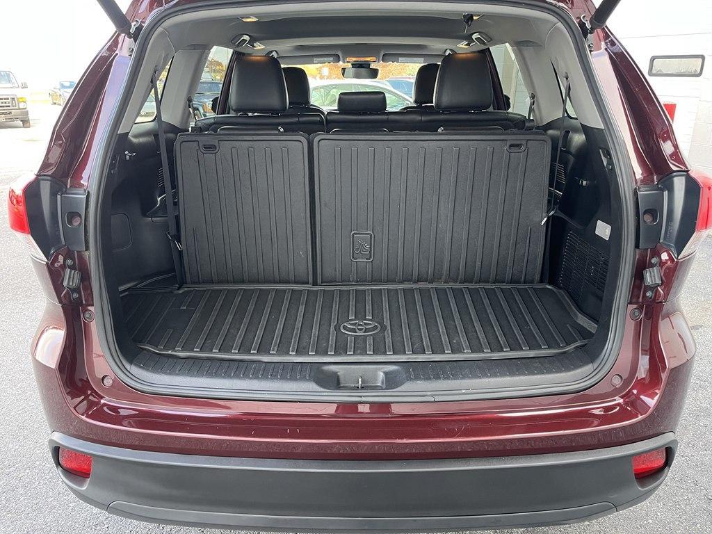 used 2019 Toyota Highlander car, priced at $23,995