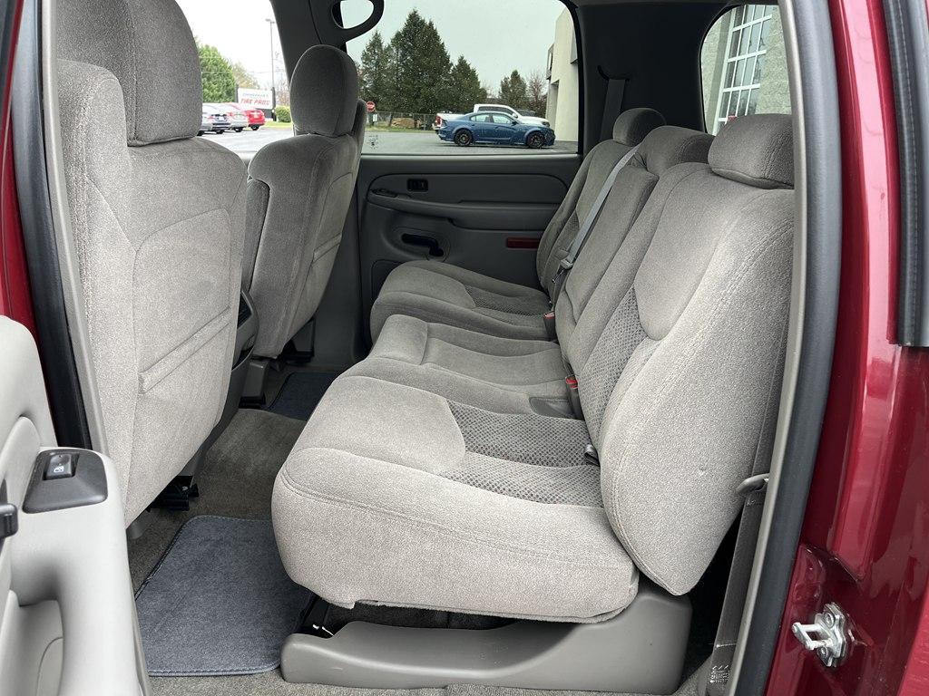 used 2006 Chevrolet Suburban car, priced at $12,995