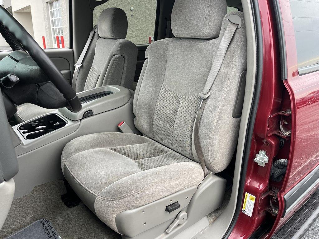 used 2006 Chevrolet Suburban car, priced at $12,995