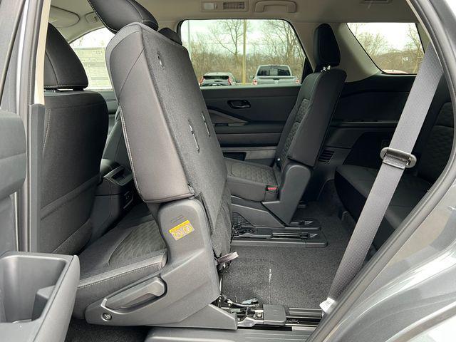 new 2026 Nissan Pathfinder car, priced at $40,255