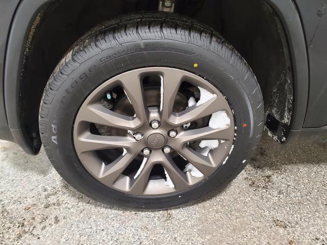 used 2017 Jeep Grand Cherokee car, priced at $13,995