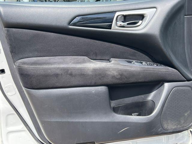used 2015 Nissan Pathfinder car, priced at $10,995