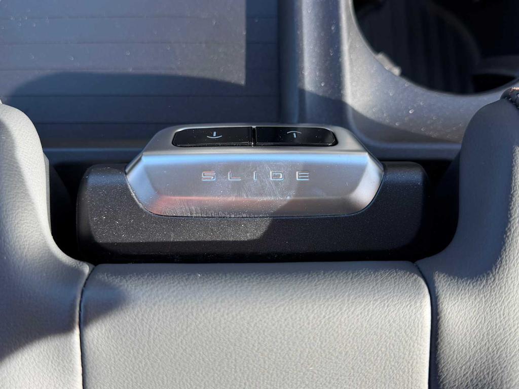 new 2025 Ford Expedition car, priced at $70,477