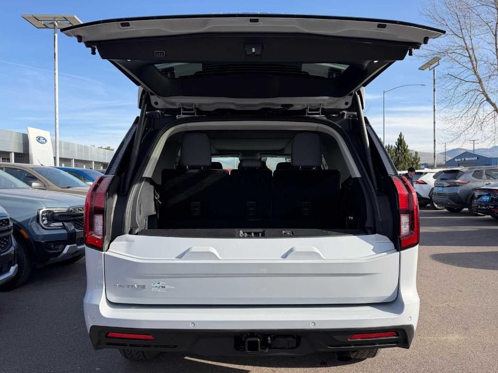 new 2025 Ford Expedition car, priced at $70,477