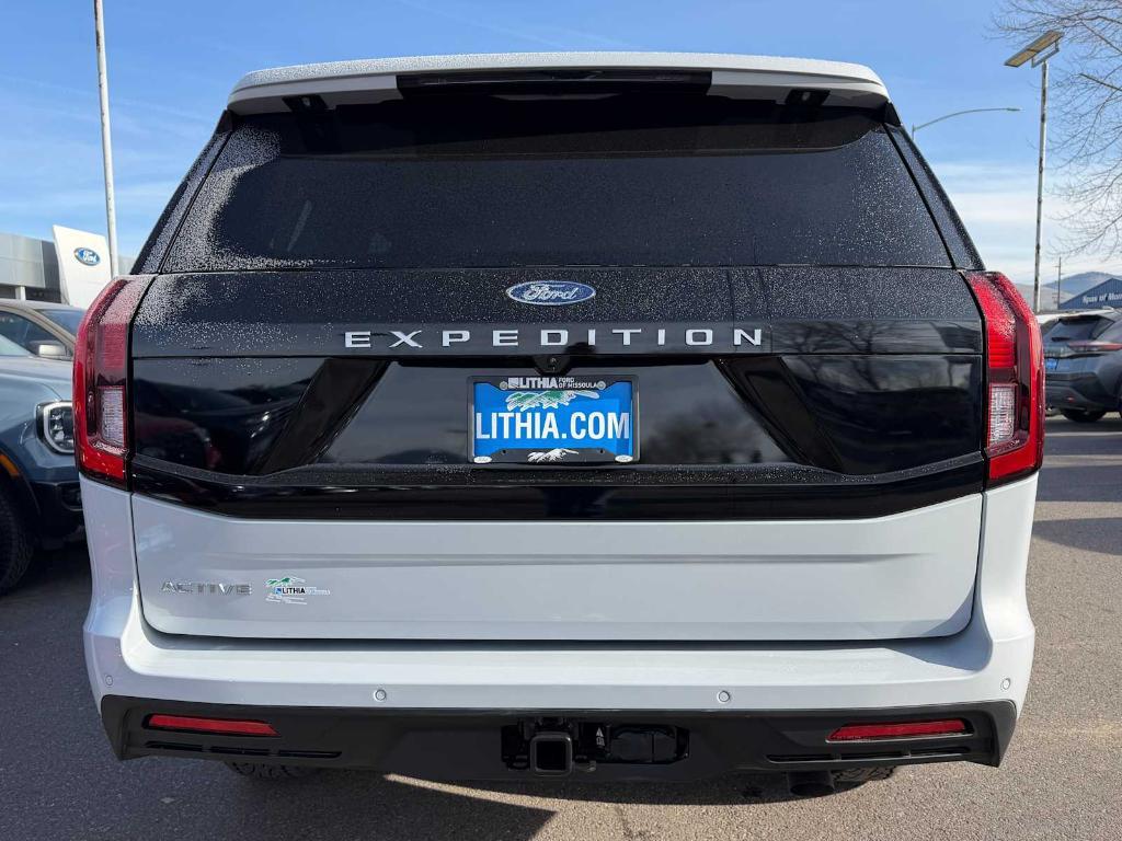 new 2025 Ford Expedition car, priced at $70,477