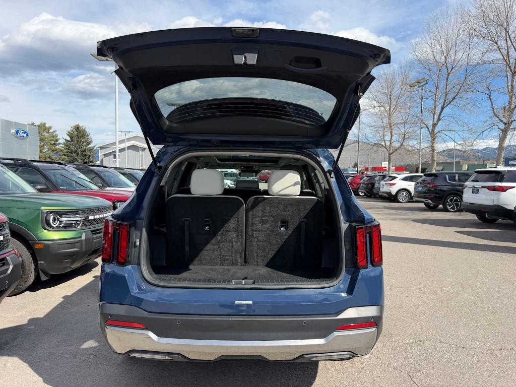 used 2024 Kia Sorento car, priced at $29,995