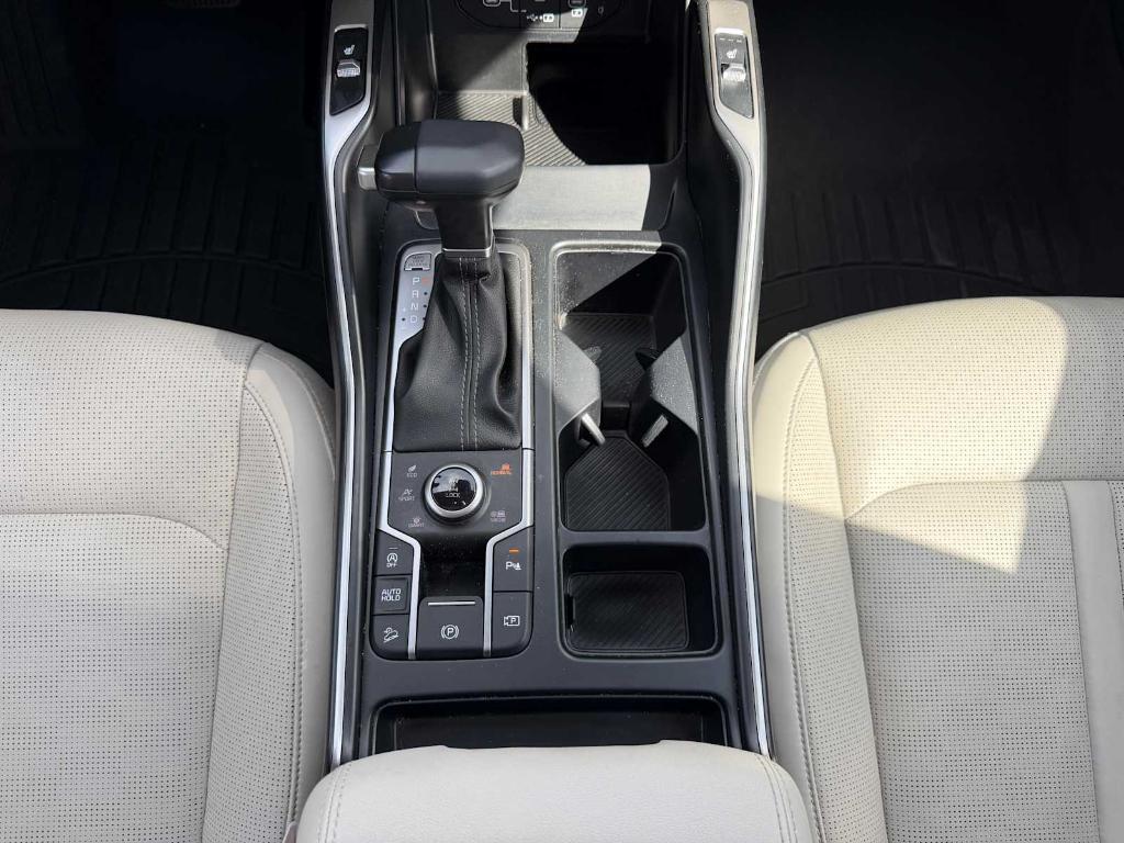 used 2024 Kia Sorento car, priced at $29,995