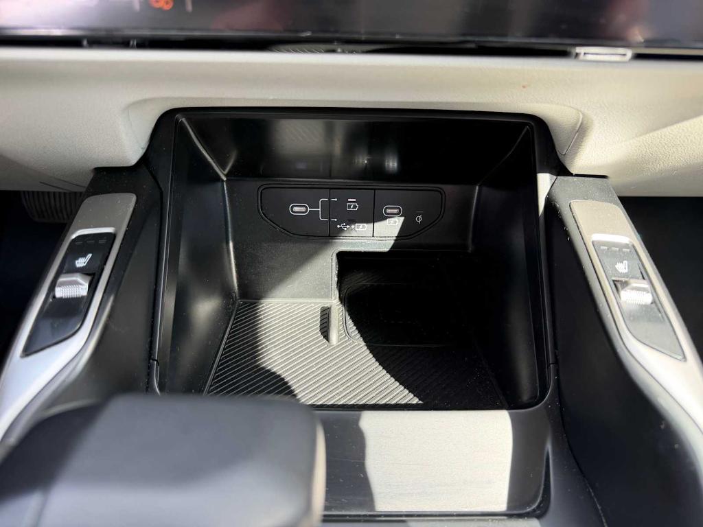 used 2024 Kia Sorento car, priced at $29,995