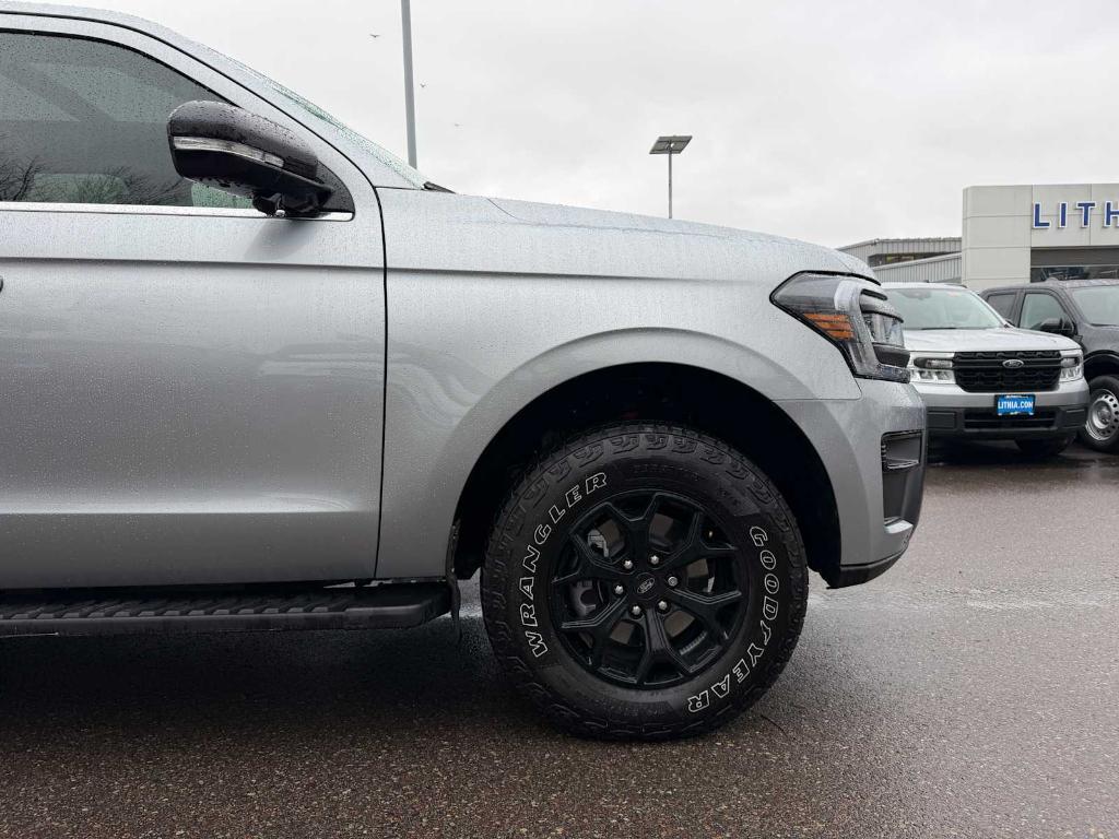 used 2024 Ford Expedition car, priced at $69,911