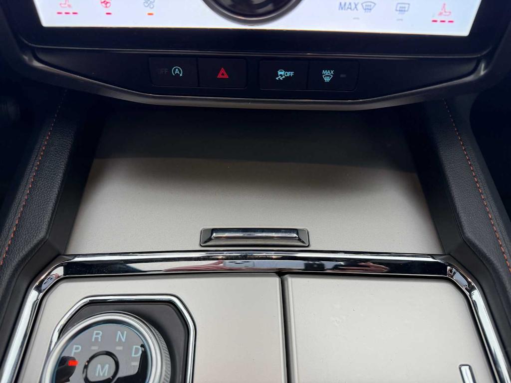 used 2024 Ford Expedition car, priced at $69,911